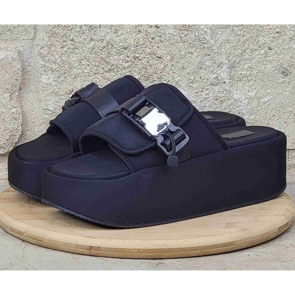 DKNY Vizer Slip-On Platform Slide Sandals Size 10M